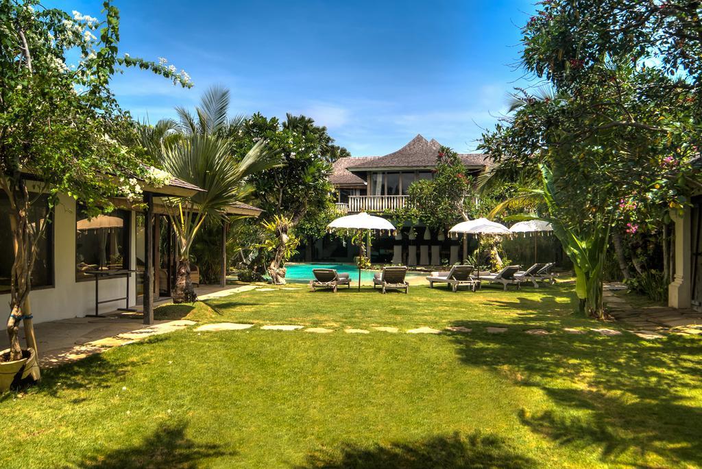 Phinisi Villas - Seminyak Beach Екстер'єр фото