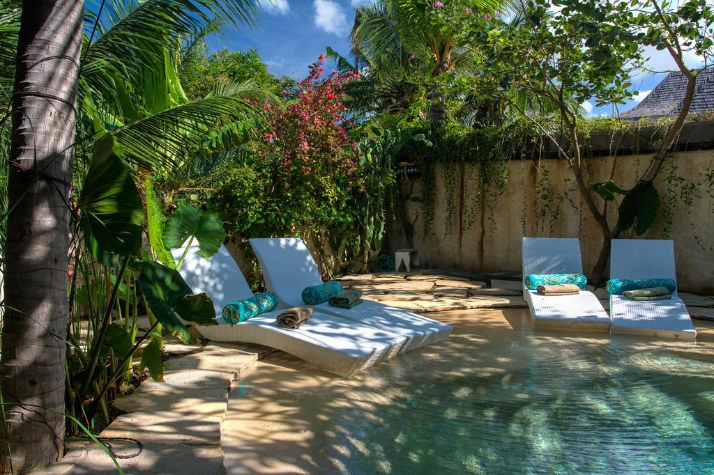 Phinisi Villas - Seminyak Beach Екстер'єр фото